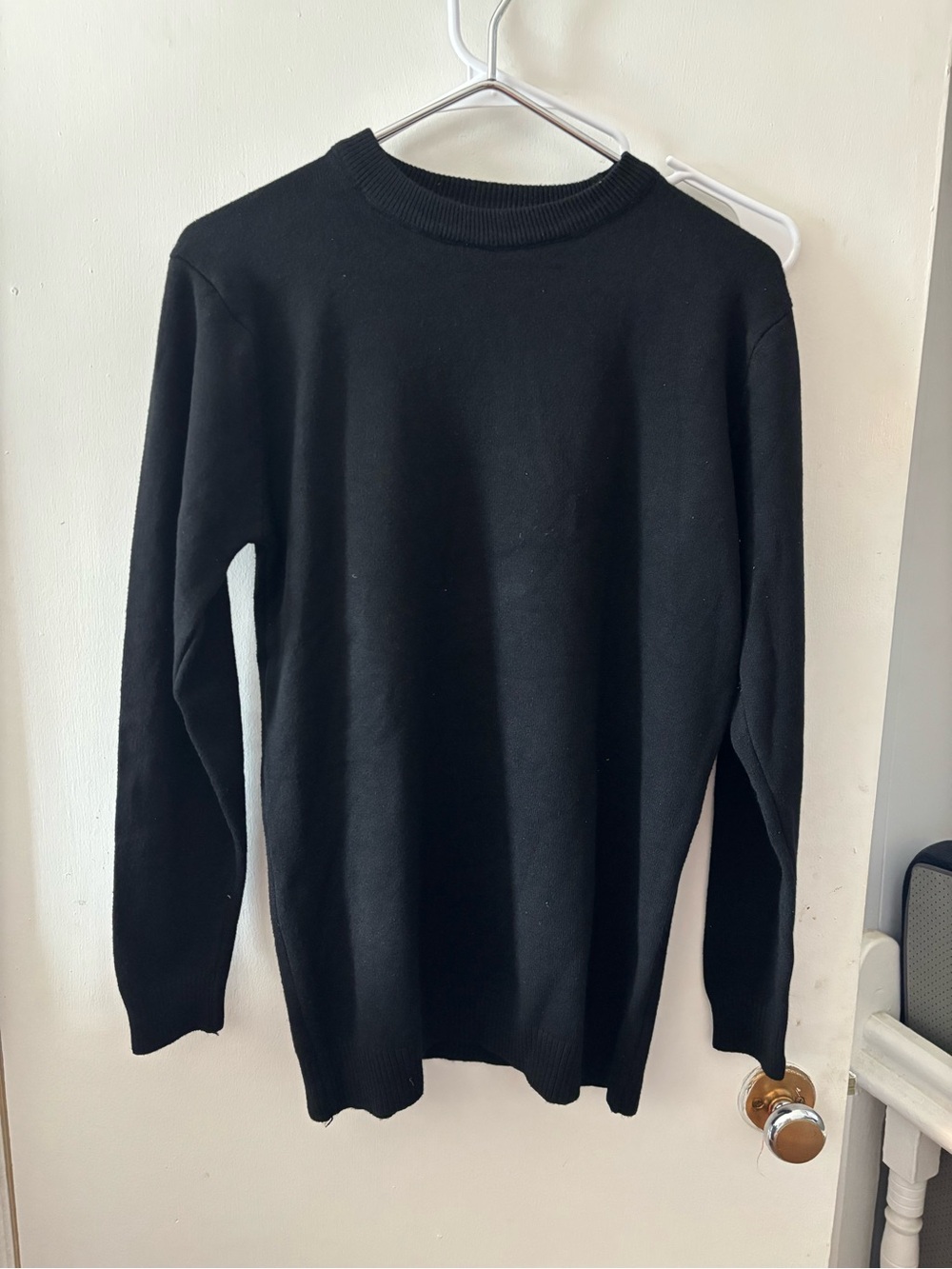 Classic woman’s Black Crewneck Sweater
